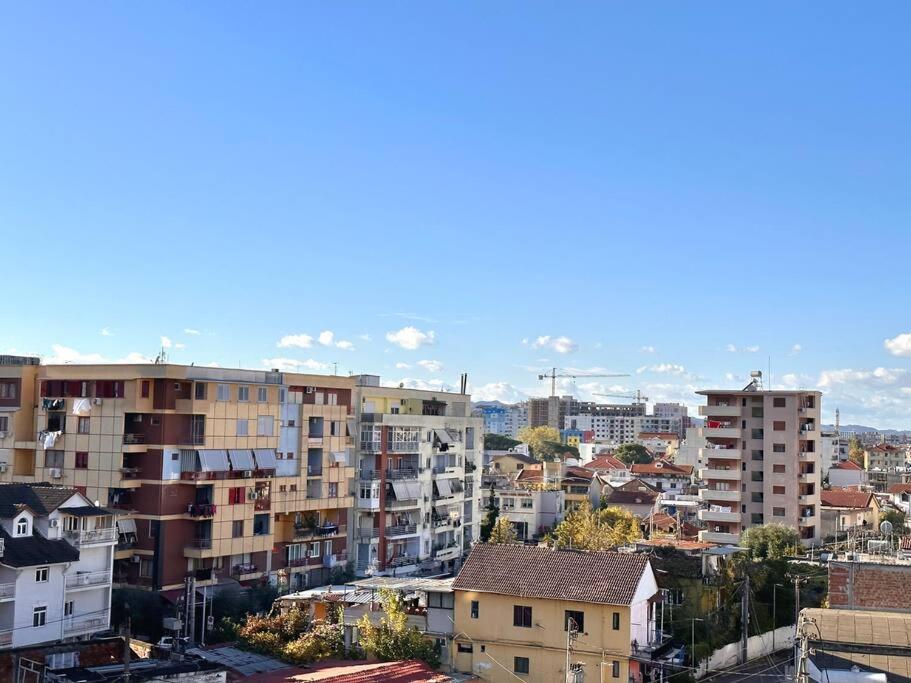 Apartamento Family Living Tirana Exterior foto