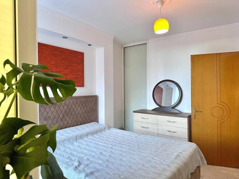 Apartamento Family Living Tirana Exterior foto